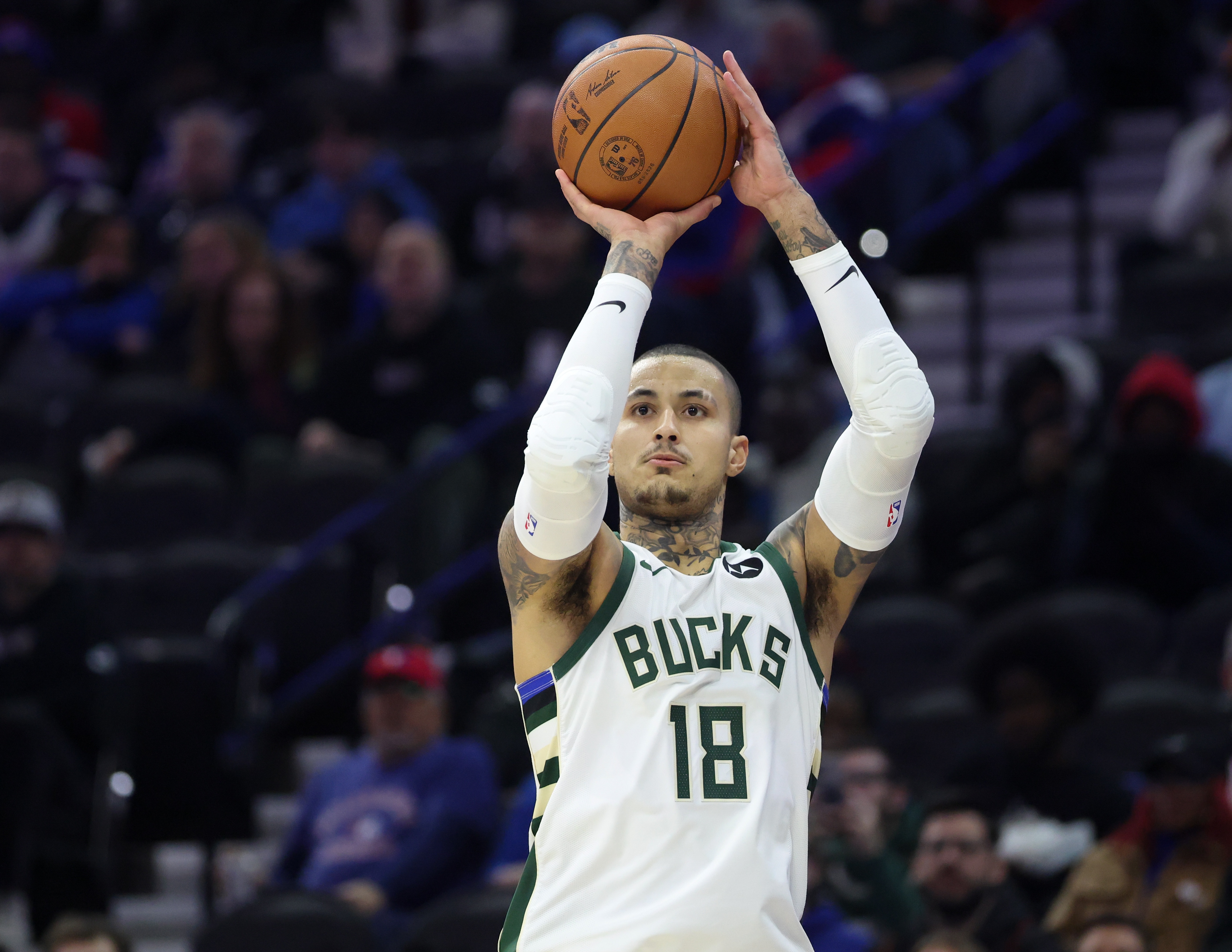 开云app体育在线下载-马哥杀疯了！库兹马第三节怒轰16分 三节砍下31分平赛季最高